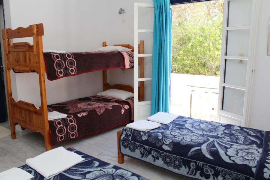 Purple Pig Stars Camping & Bungalows Мілопотас Номер фото
